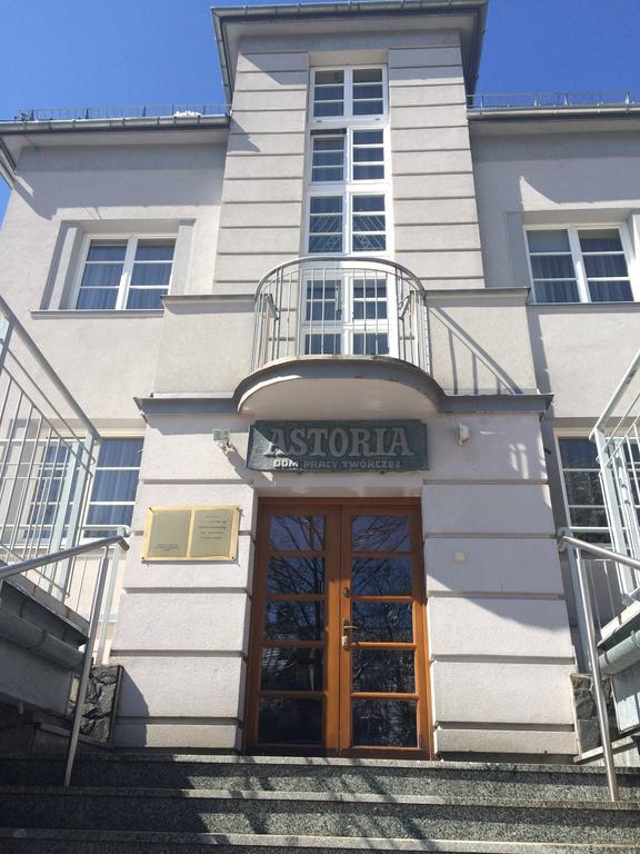 Astoria - Literatow Nocľah s raňajkami 2*