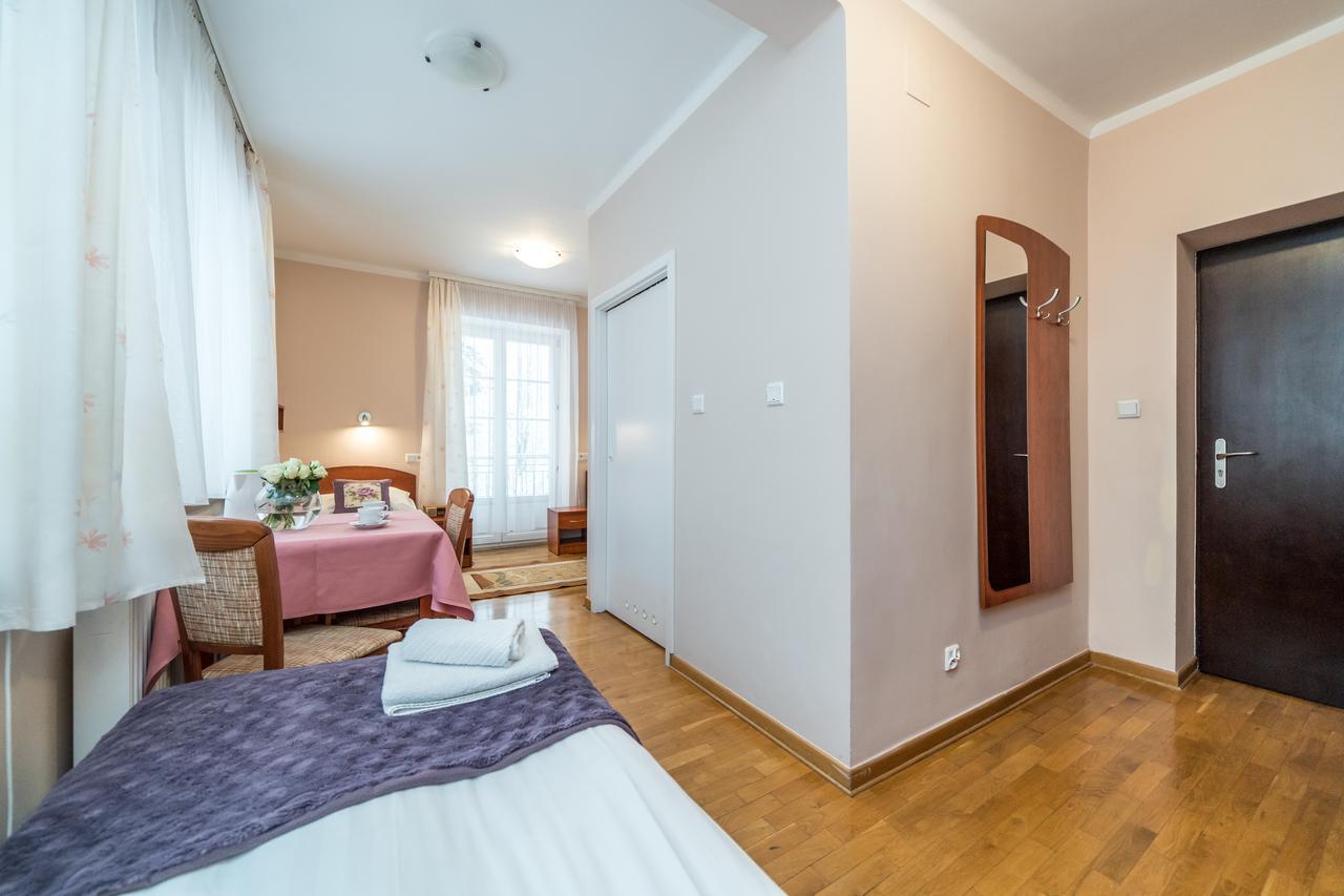 Nocľah s raňajkami Astoria - Literatow 2*