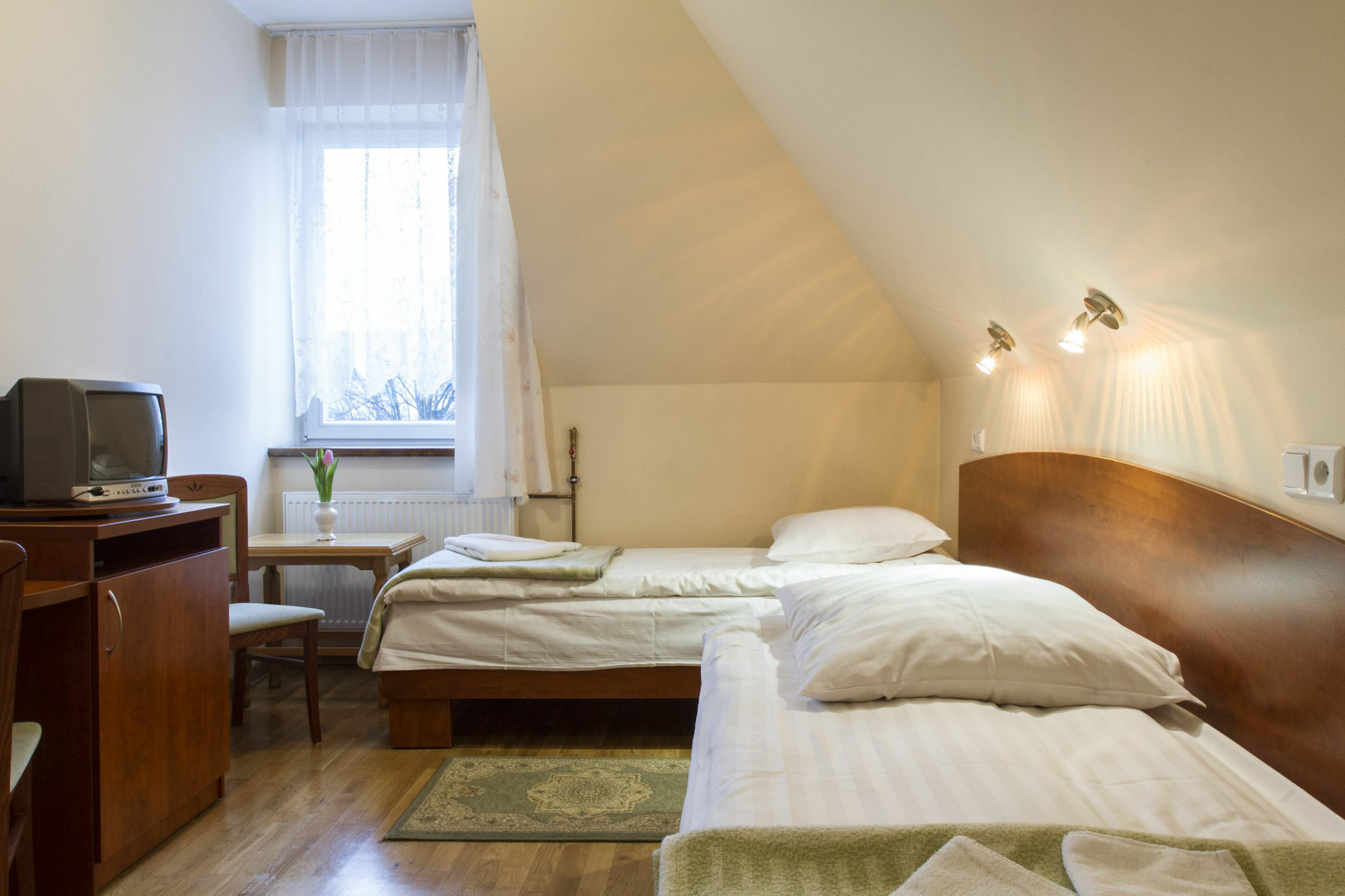 Nocľah s raňajkami Astoria - Literatow 2*